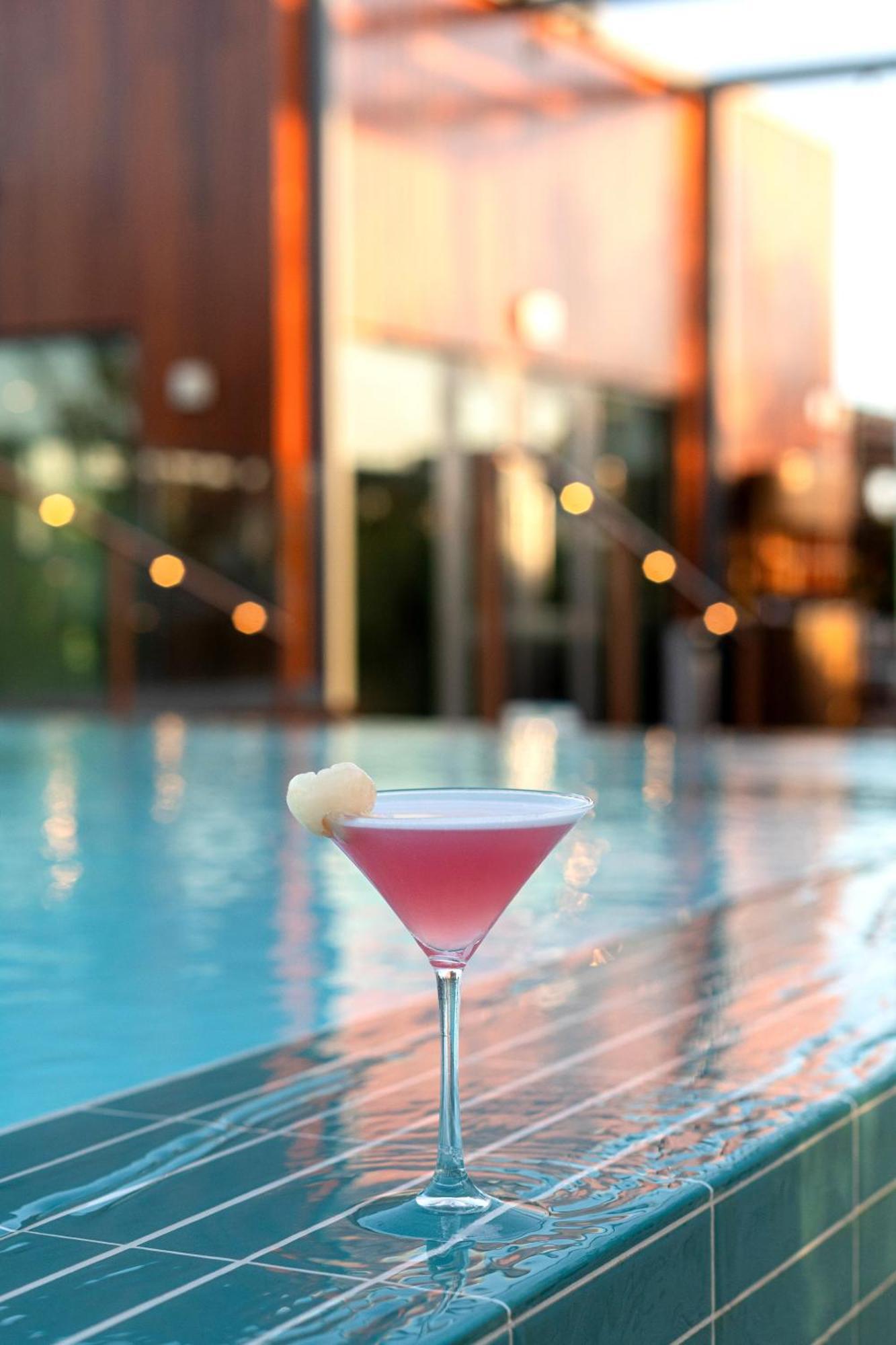 The Ray Hotel Delray Beach, Curio Collection By Hilton Exterior photo