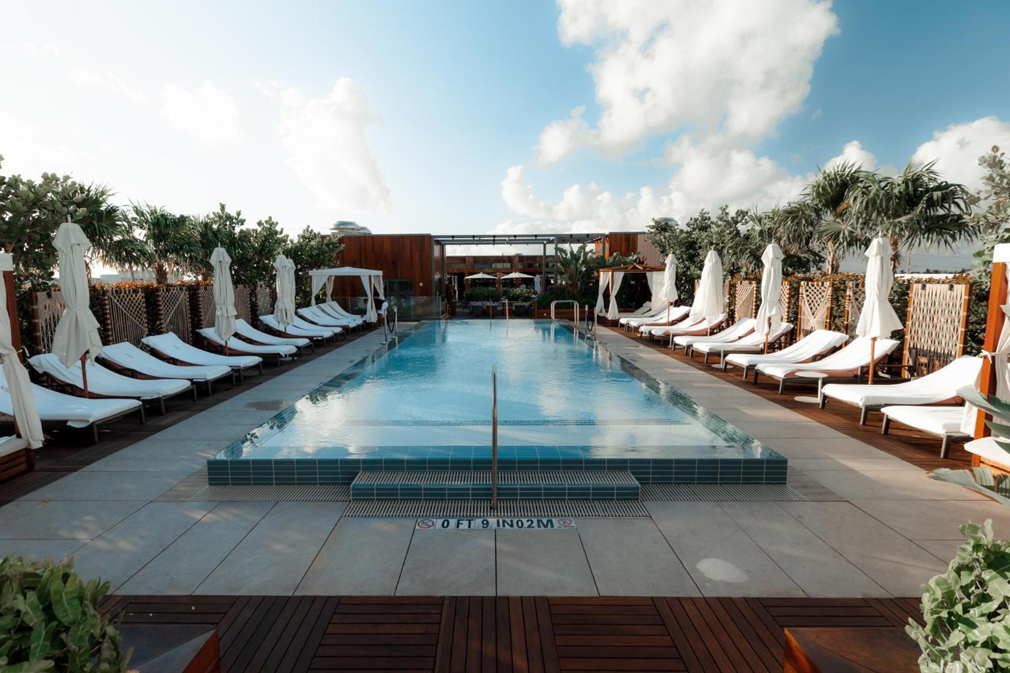 The Ray Hotel Delray Beach, Curio Collection By Hilton Exterior photo