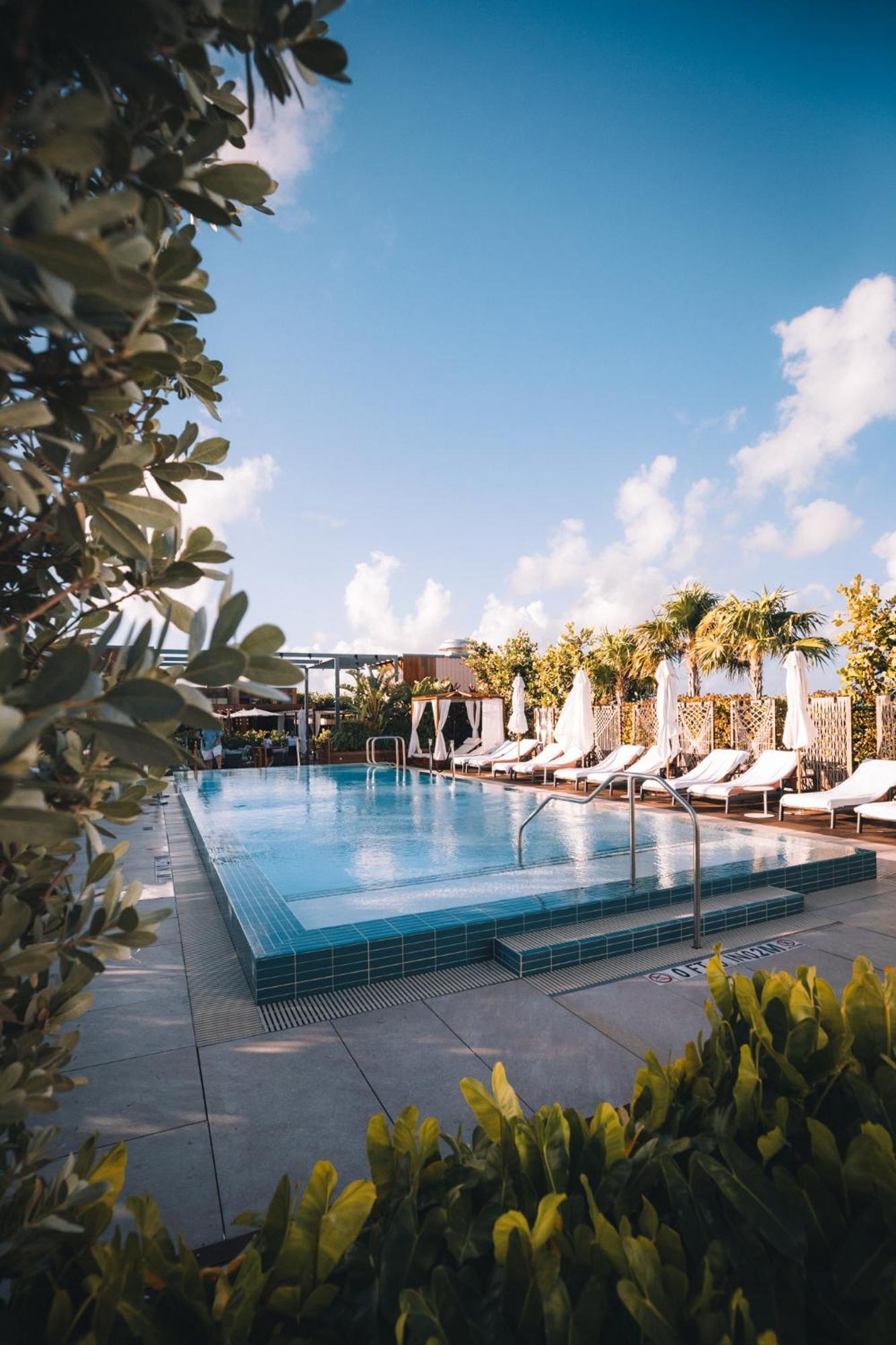 The Ray Hotel Delray Beach, Curio Collection By Hilton Exterior photo